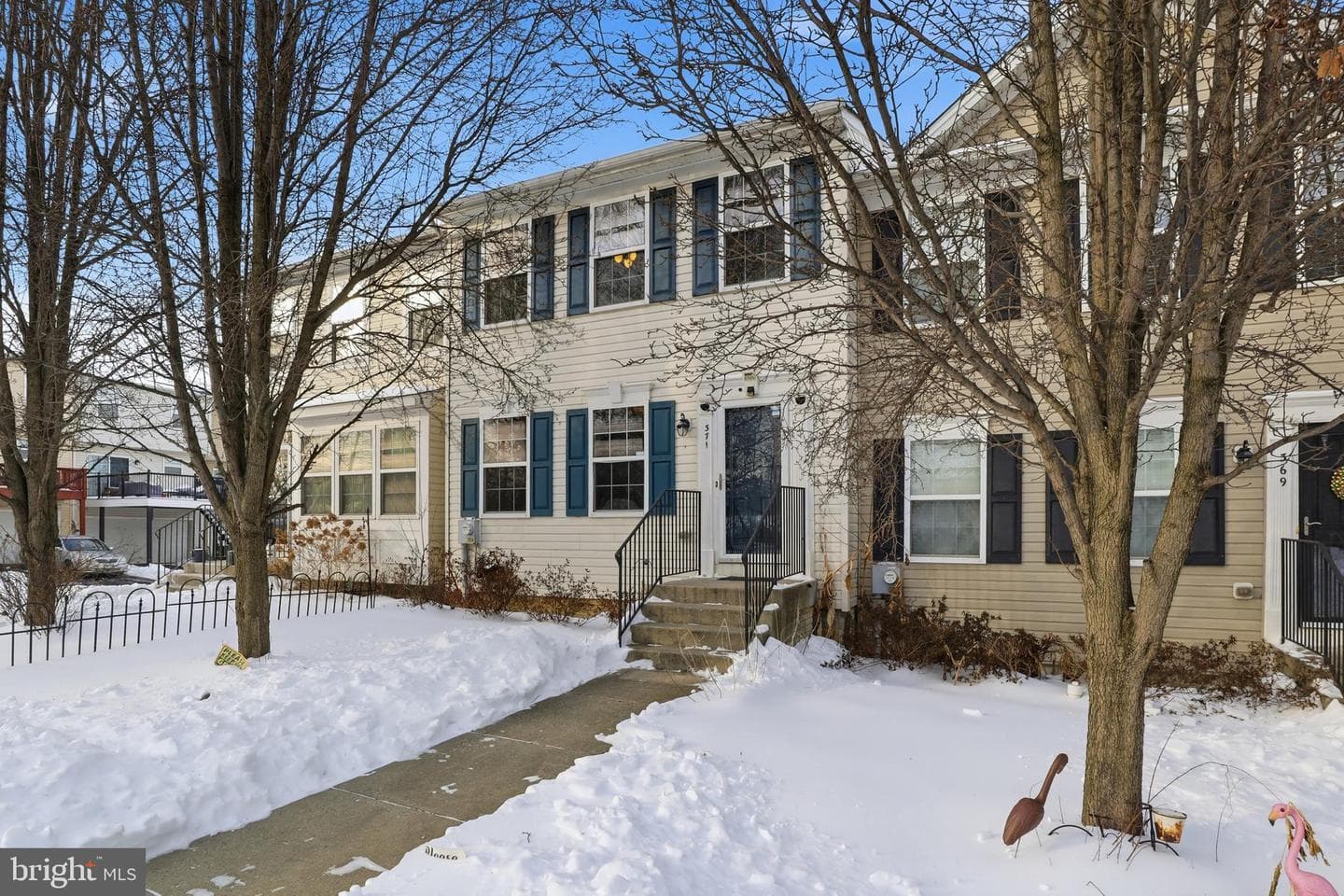371 Dickens Drive photo 3
