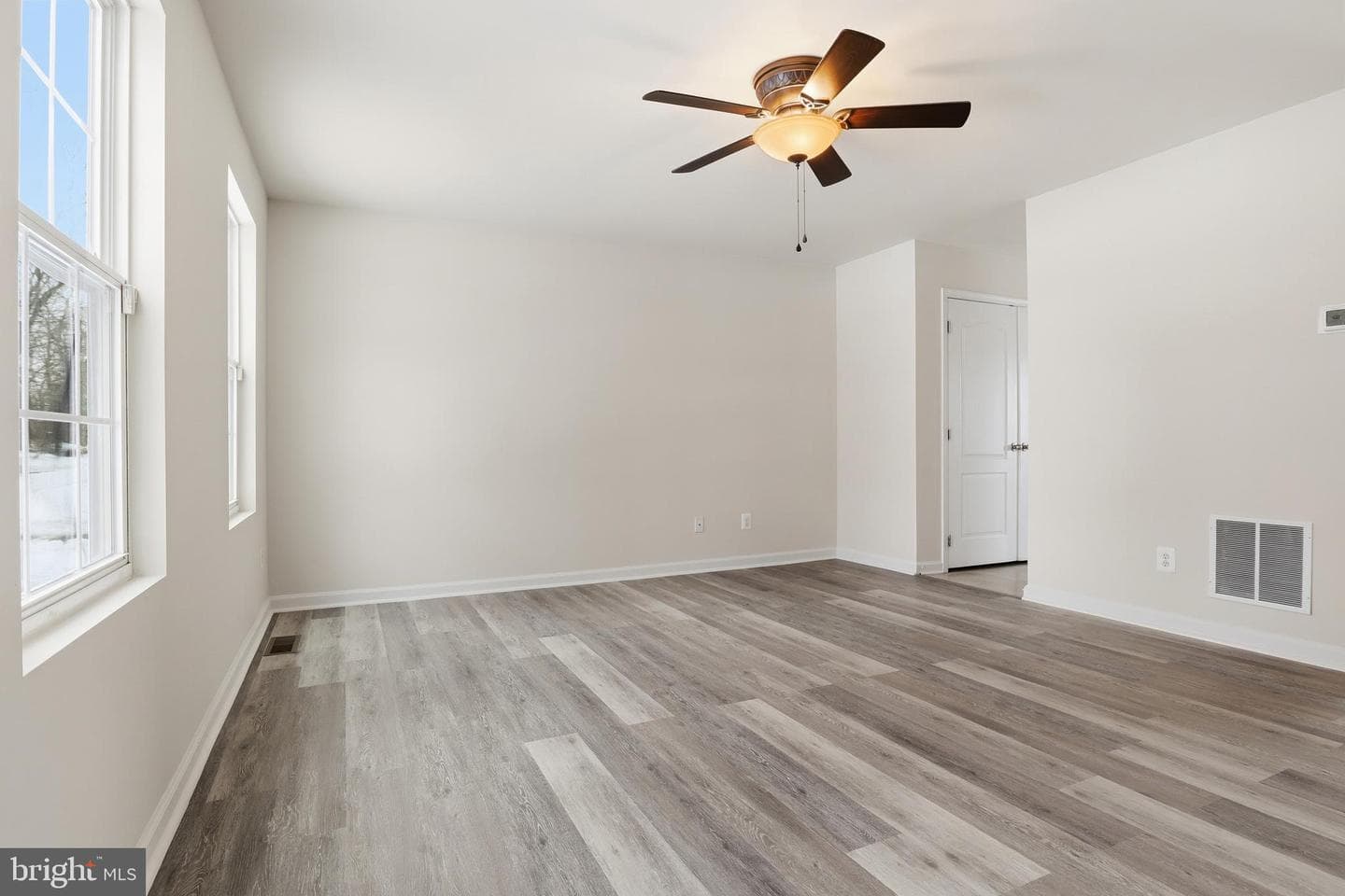 371 Dickens Drive photo 5