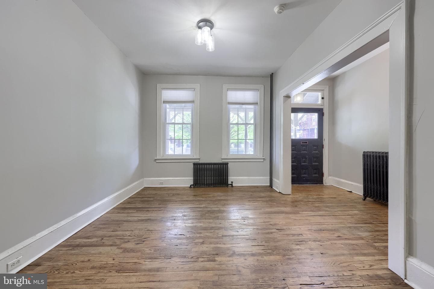213 E Ross Street photo 18