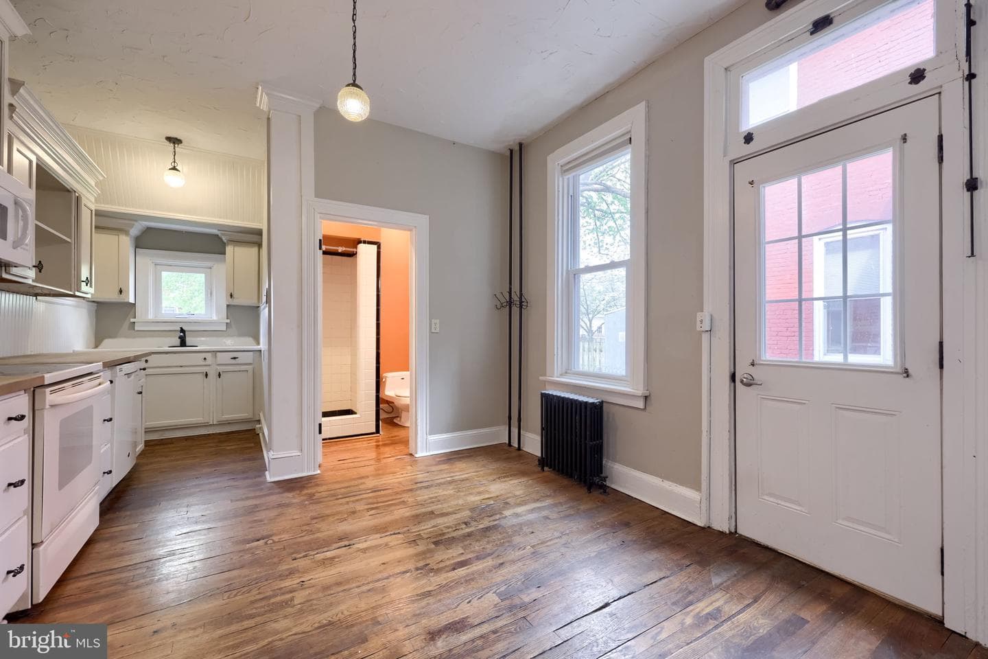 213 E Ross Street photo 25