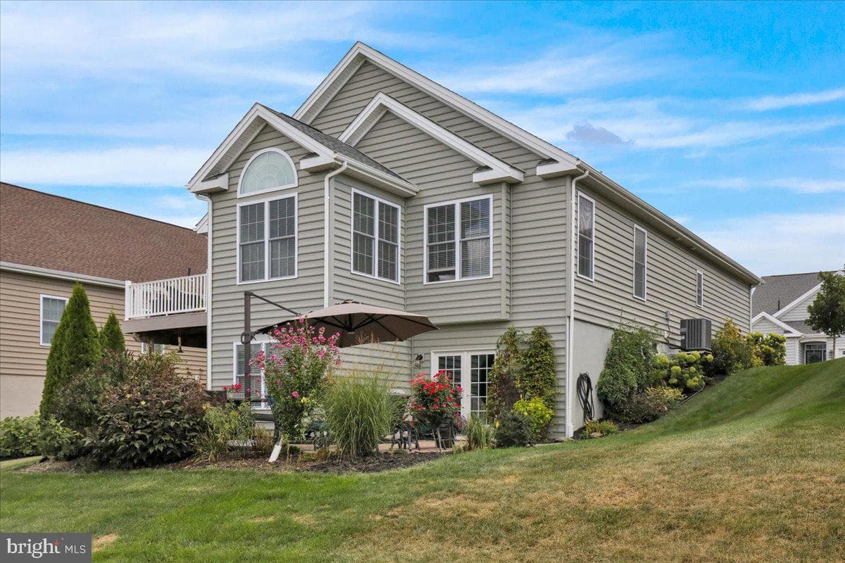 459 Valor Drive photo 3