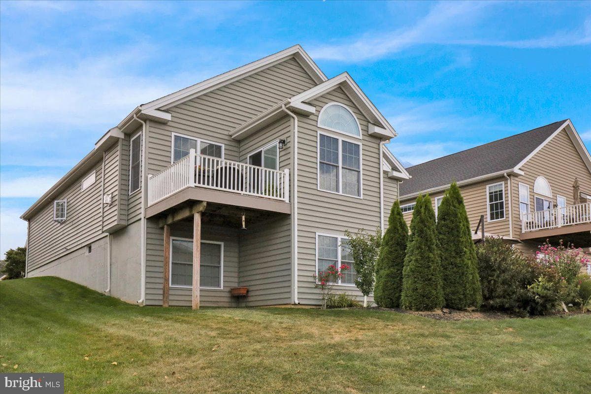 459 Valor Drive photo 4