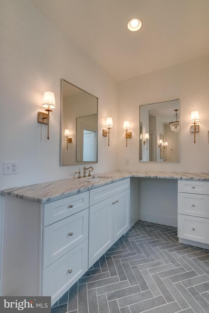 504 Cheltenham Court photo 13