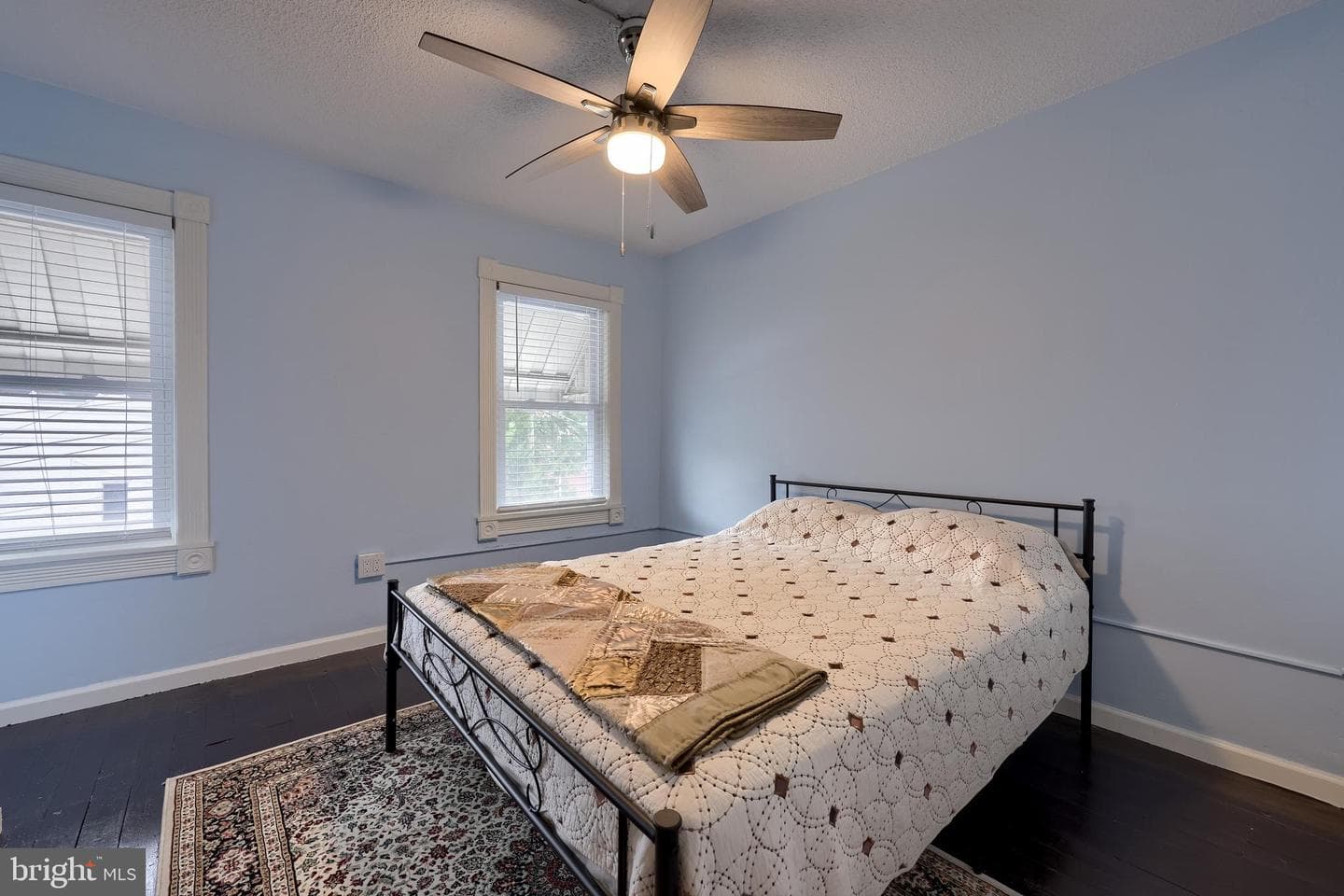 587 Zook Avenue photo 18