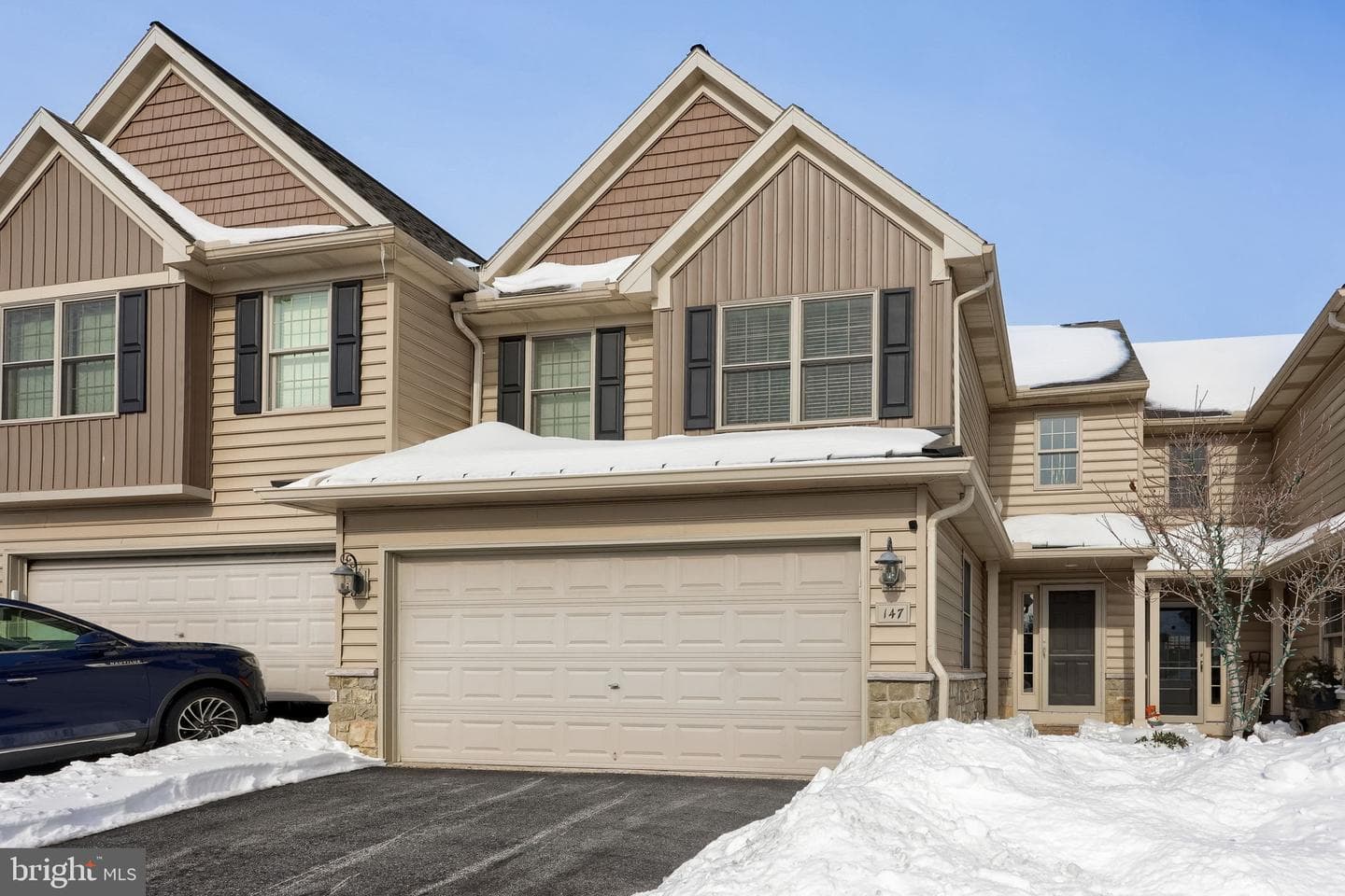 147 Fieldcrest Lane photo 2