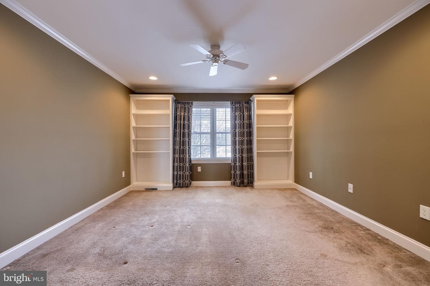 147 Fieldcrest Lane photo 32