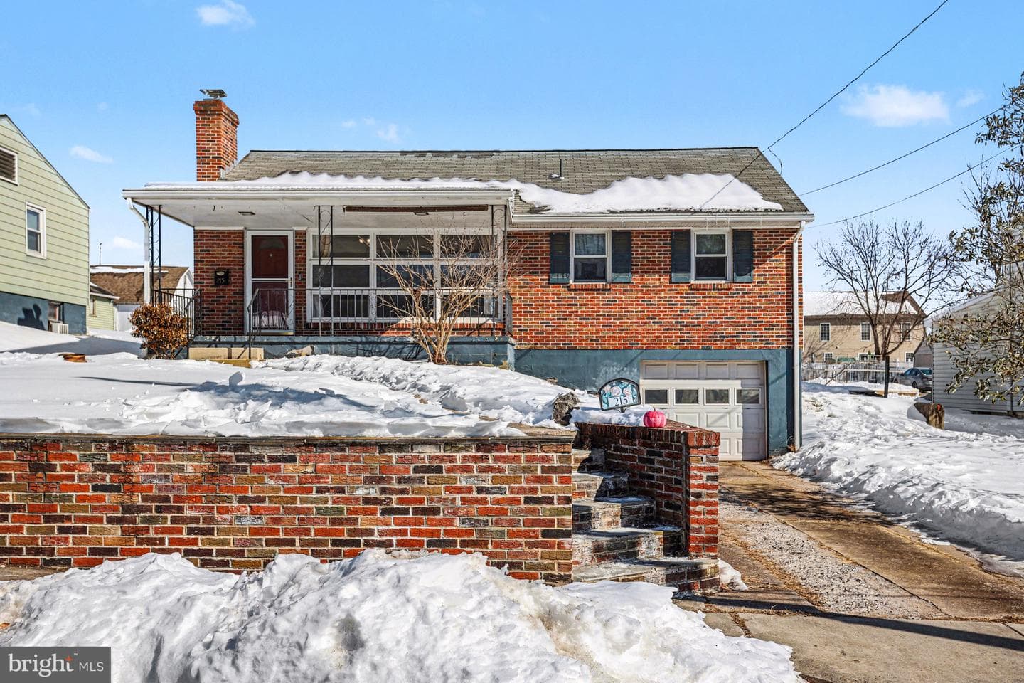 215 N Maple Street photo 2