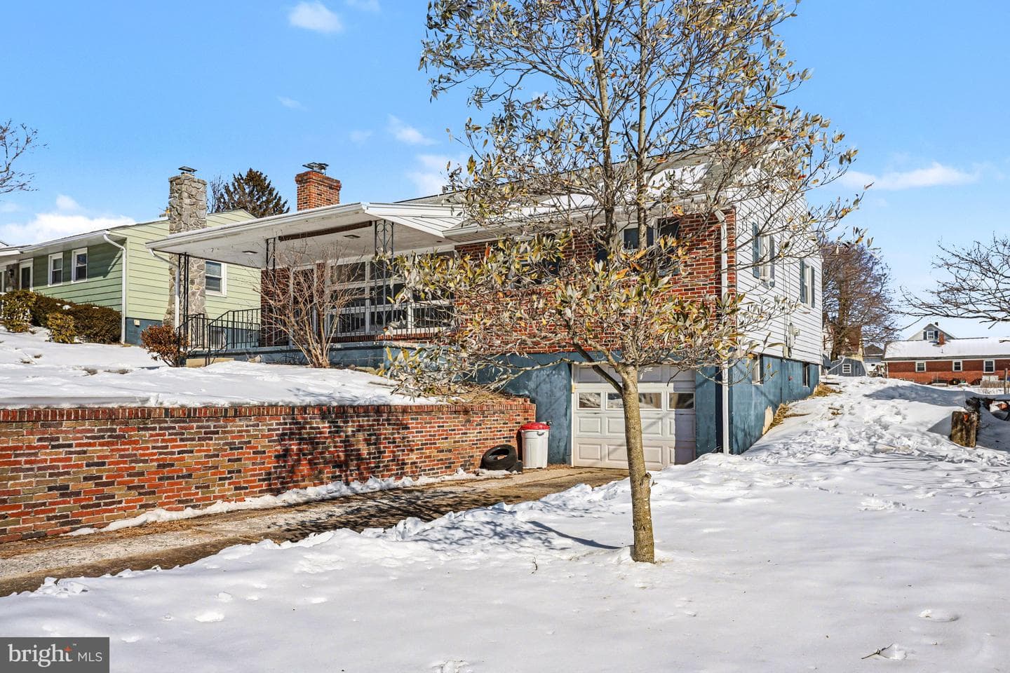 215 N Maple Street photo 3