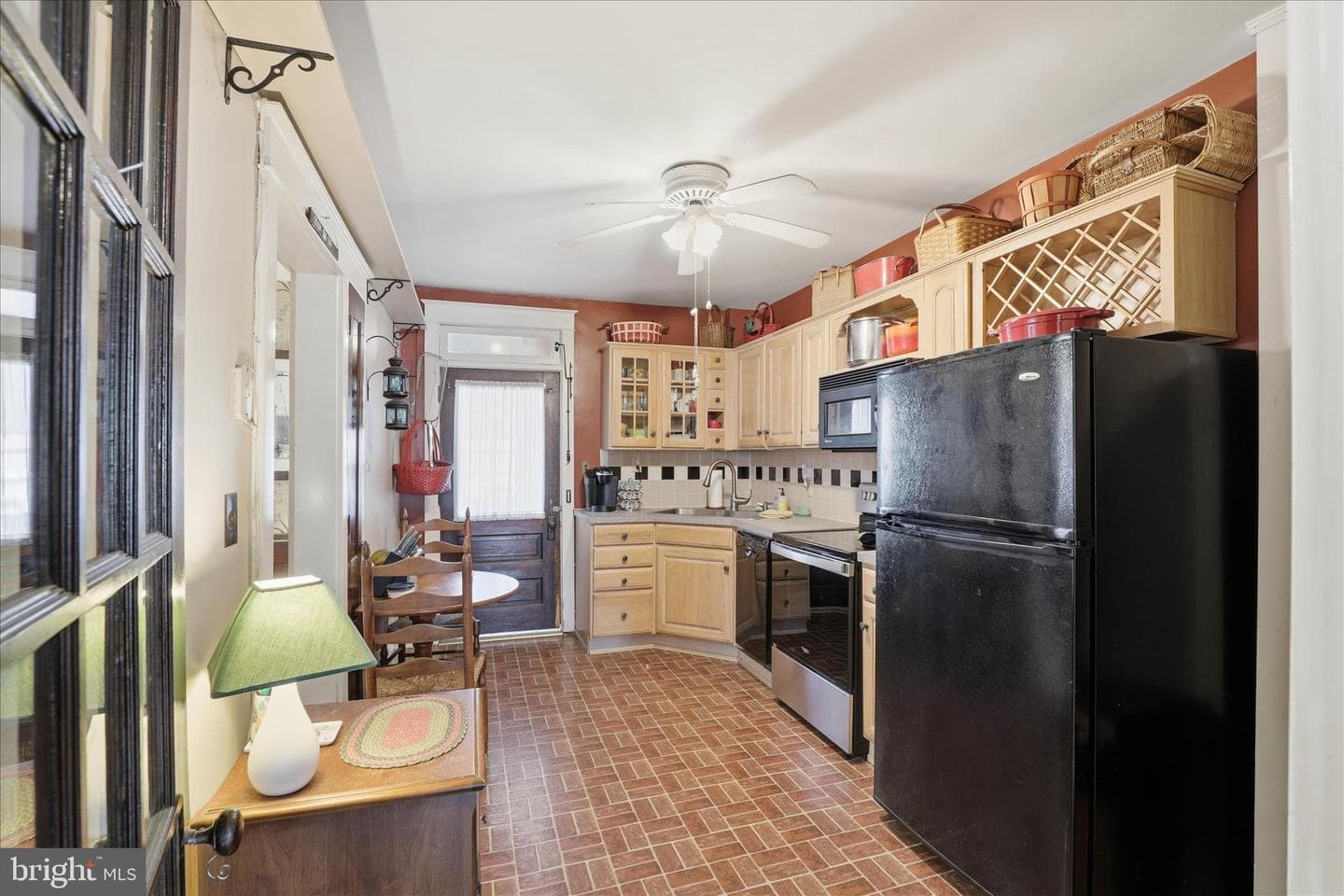 243 W Franklin Street photo 13