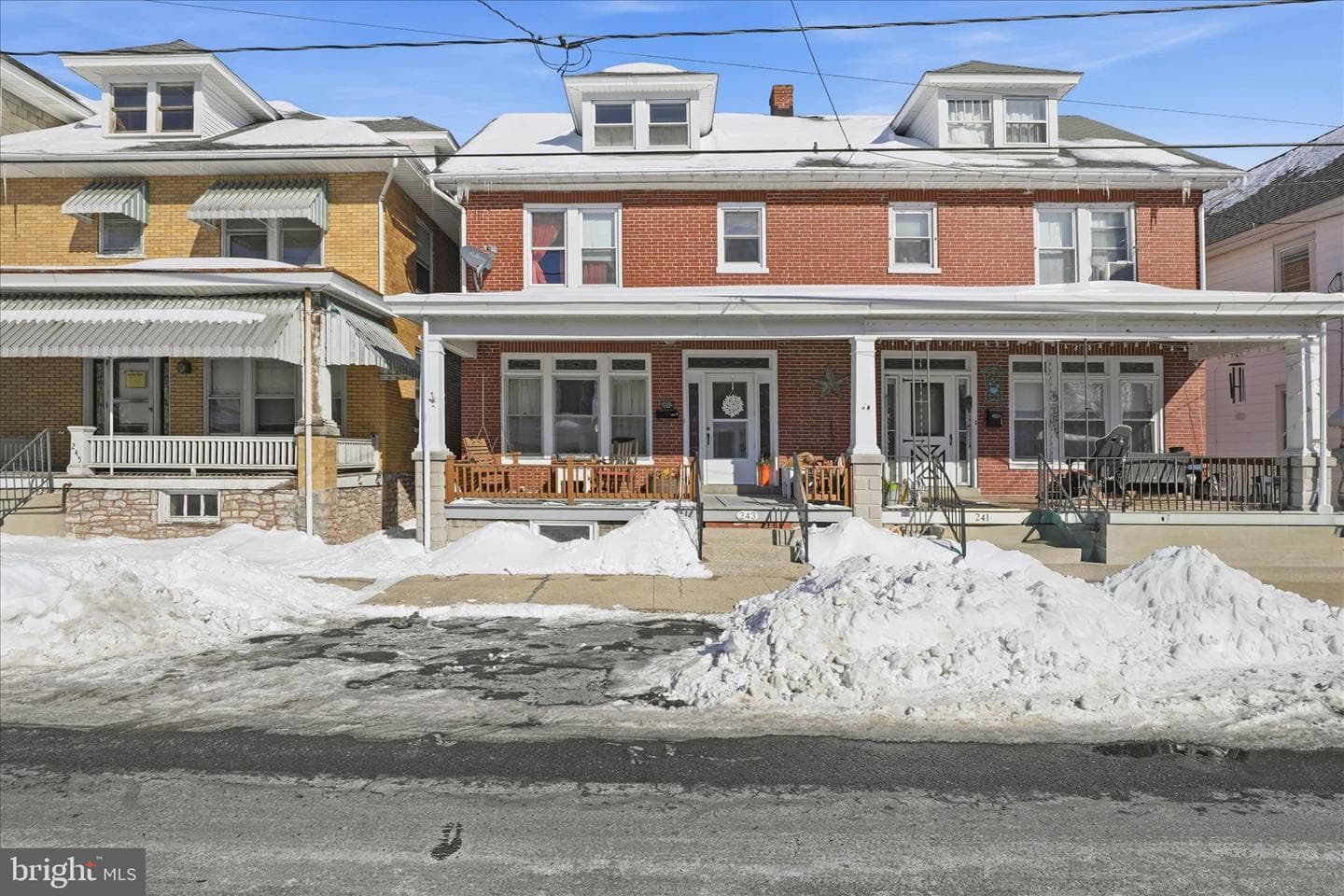 243 W Franklin Street photo 2