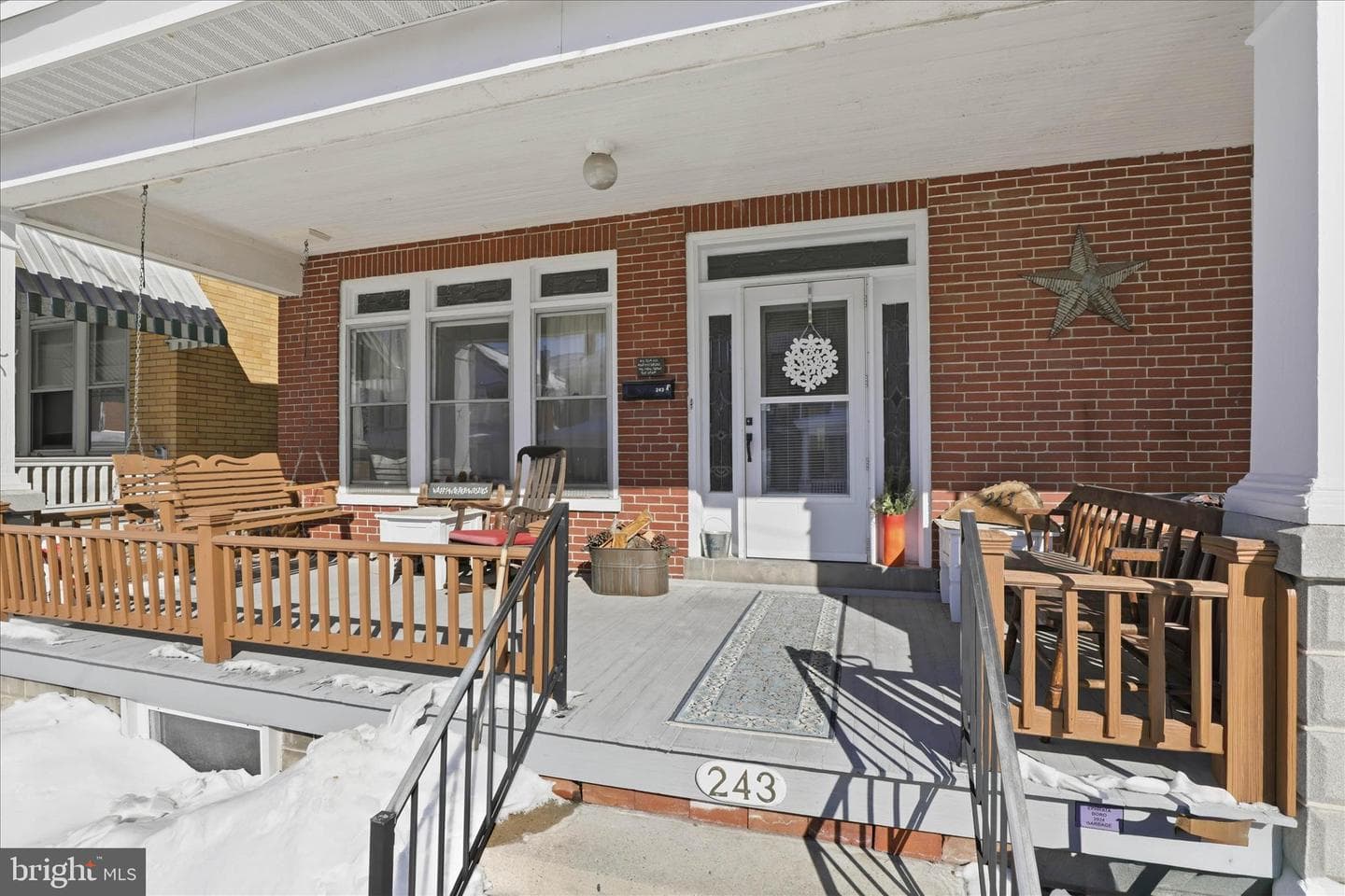243 W Franklin Street photo 4