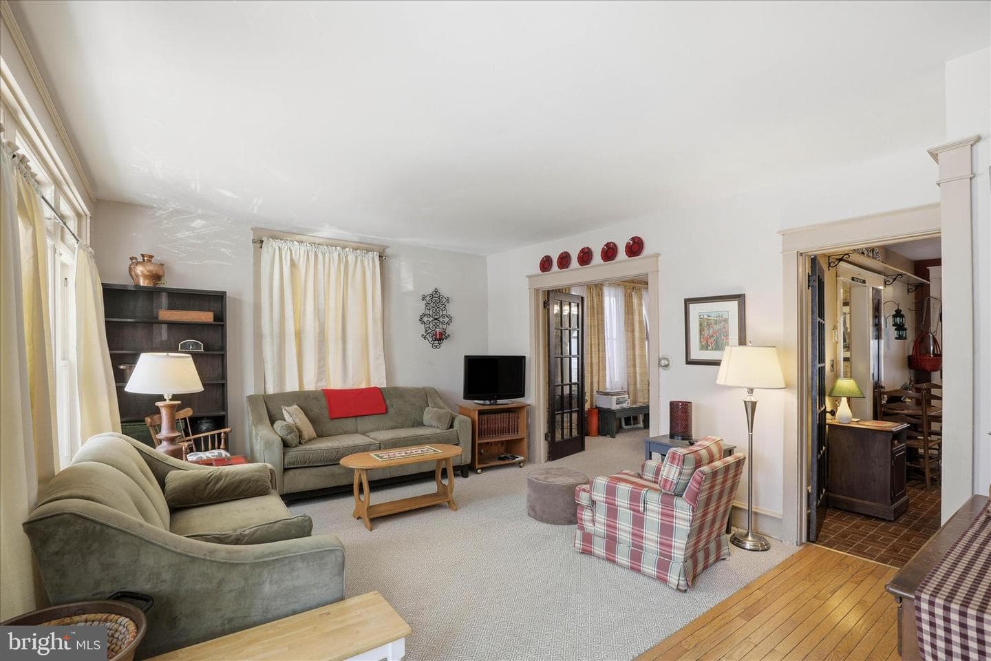 243 W Franklin Street photo 5