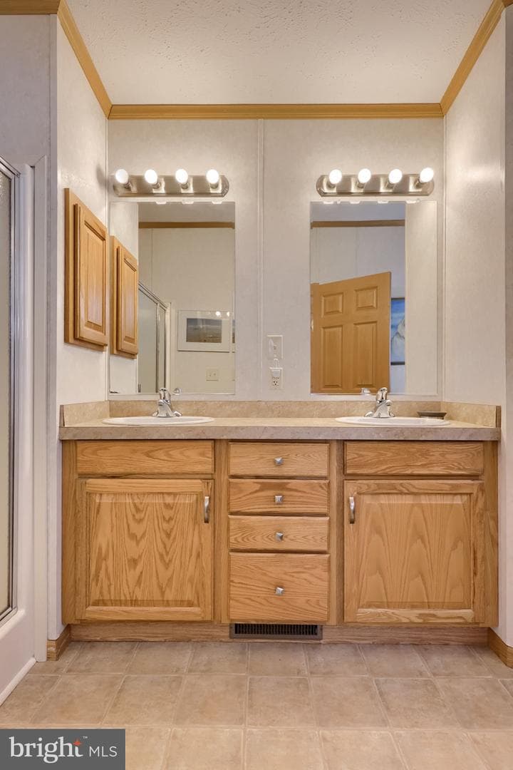 310 Summers Drive photo 21