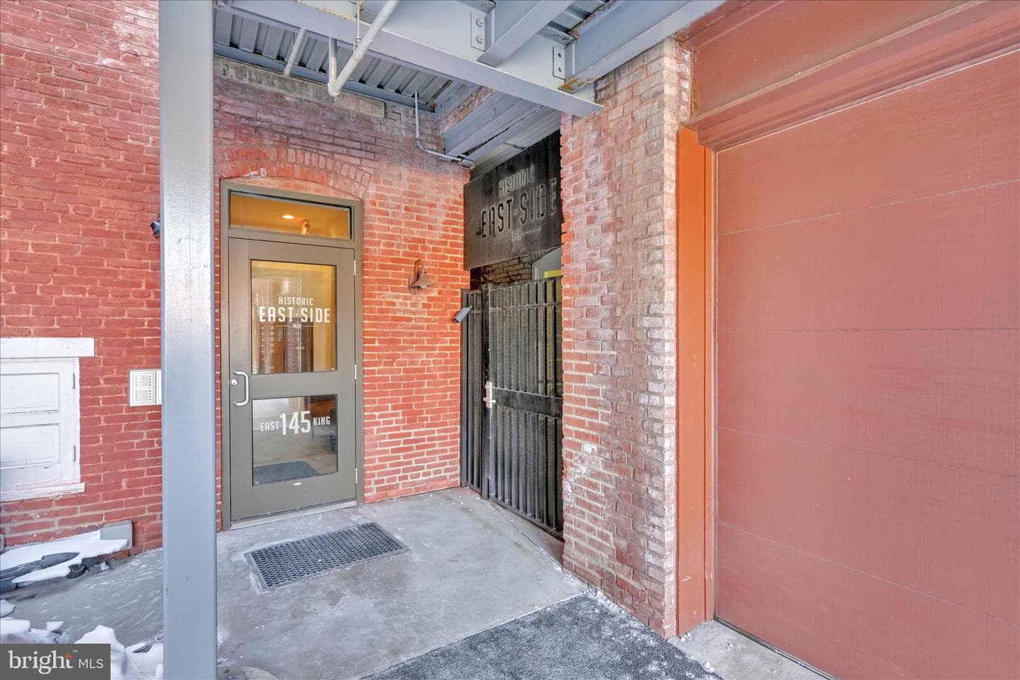 145 E King Street #401 photo 2