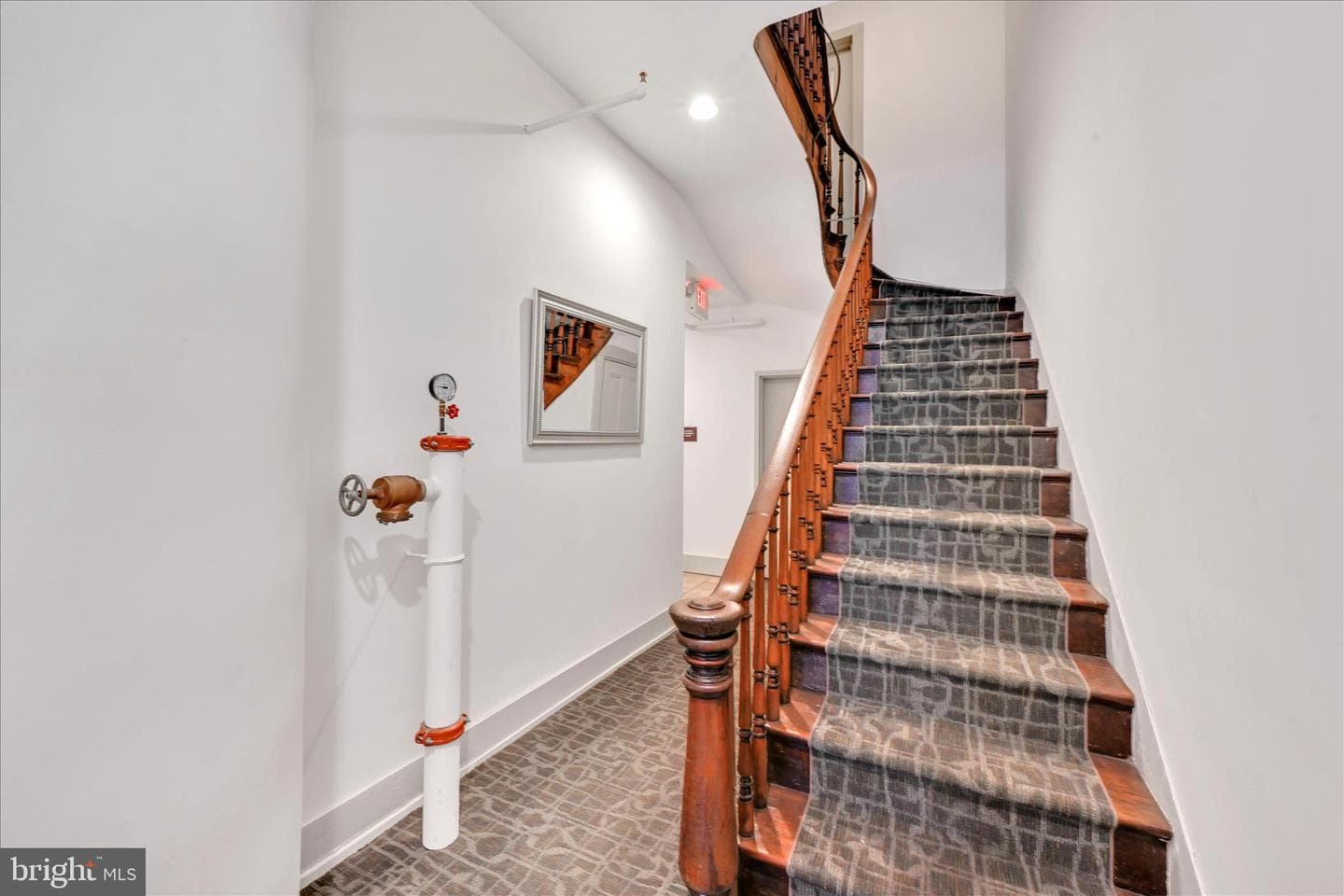 145 E King Street #401 photo 29