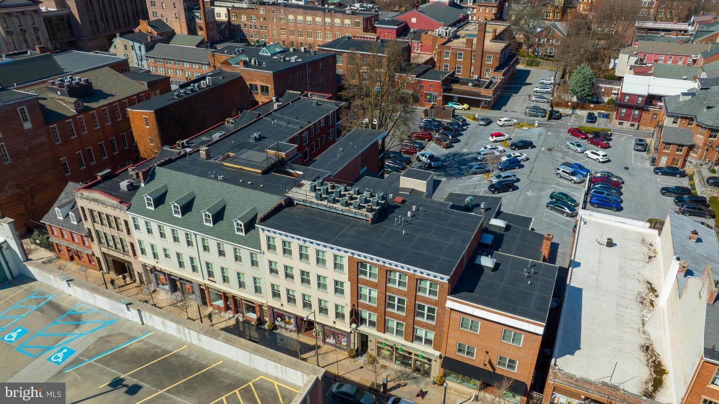 145 E King Street #401 photo 37