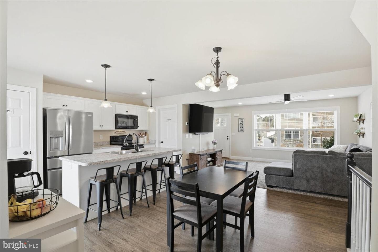 20 Pacific Boulevard photo 17