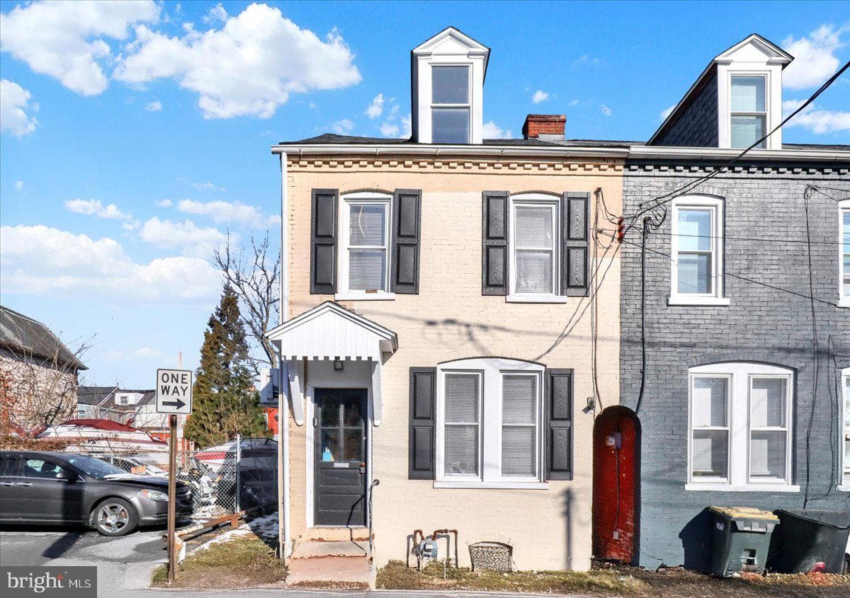 623 Bay Street, Lancaster