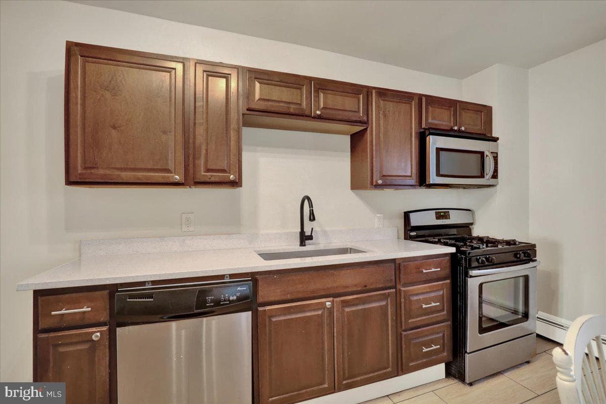 623 Bay Street photo 9