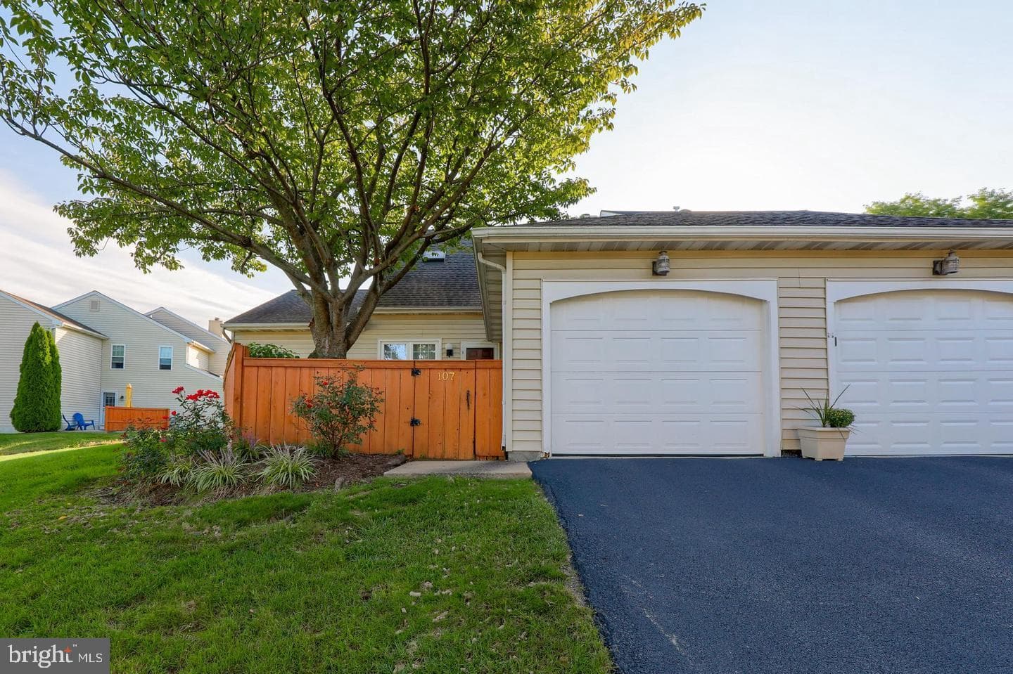 107 Treetops Drive photo 3