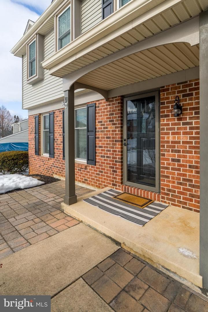 39 Eastbrooke Drive photo 4
