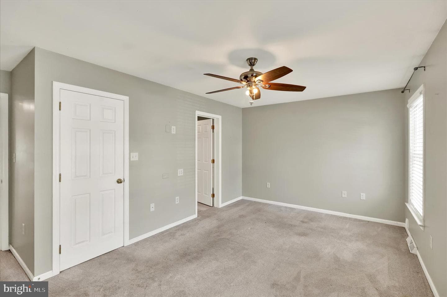 79 Spring Hill Lane photo 17