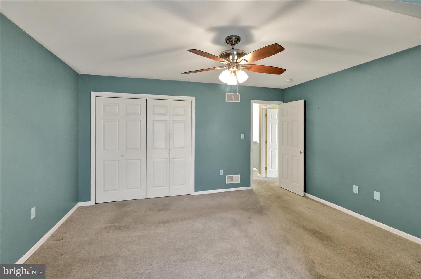 79 Spring Hill Lane photo 26