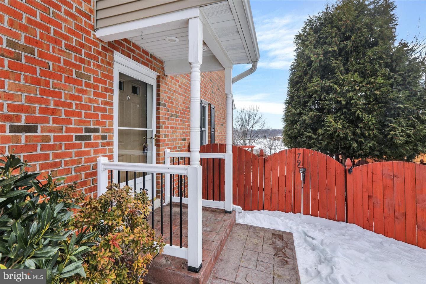 79 Spring Hill Lane photo 4