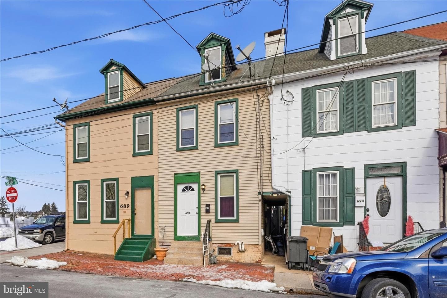 691 Cherry Street photo 2
