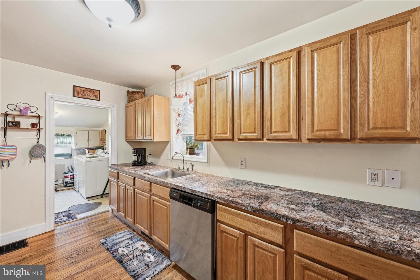 691 Cherry Street photo 8