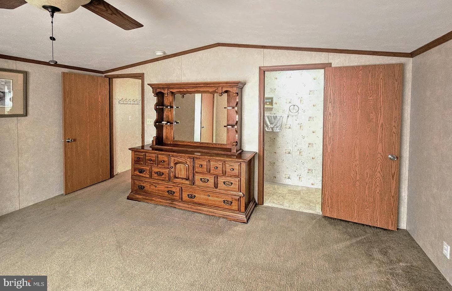 927 Emerald Street photo 20