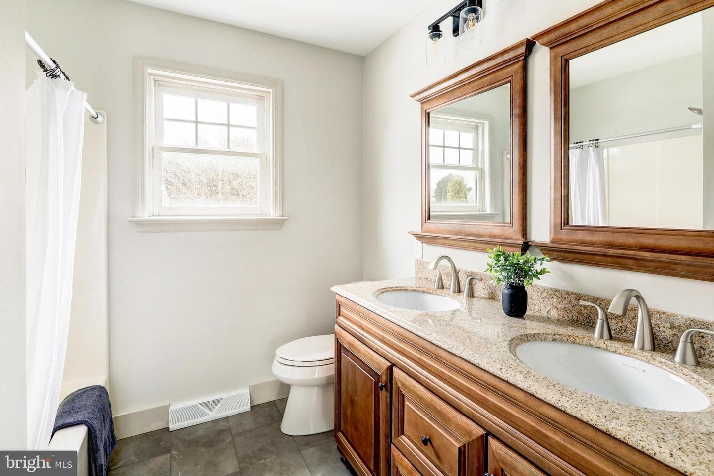 152 Kings Gate Drive photo 28