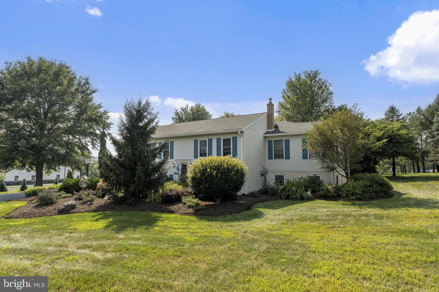 105 Whitehall Road photo 12