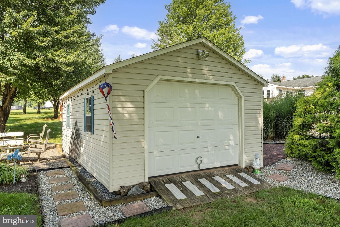 105 Whitehall Road photo 32