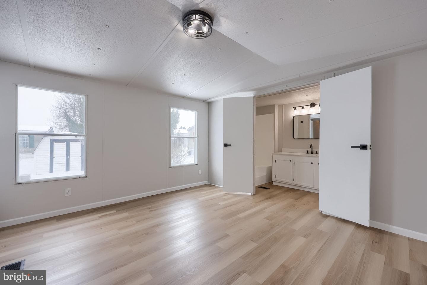215 Fawn Meadow Crossing photo 18