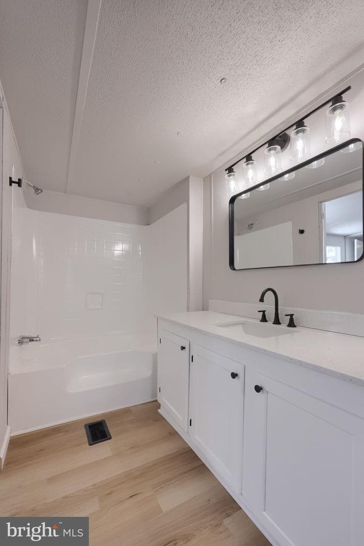 215 Fawn Meadow Crossing photo 19