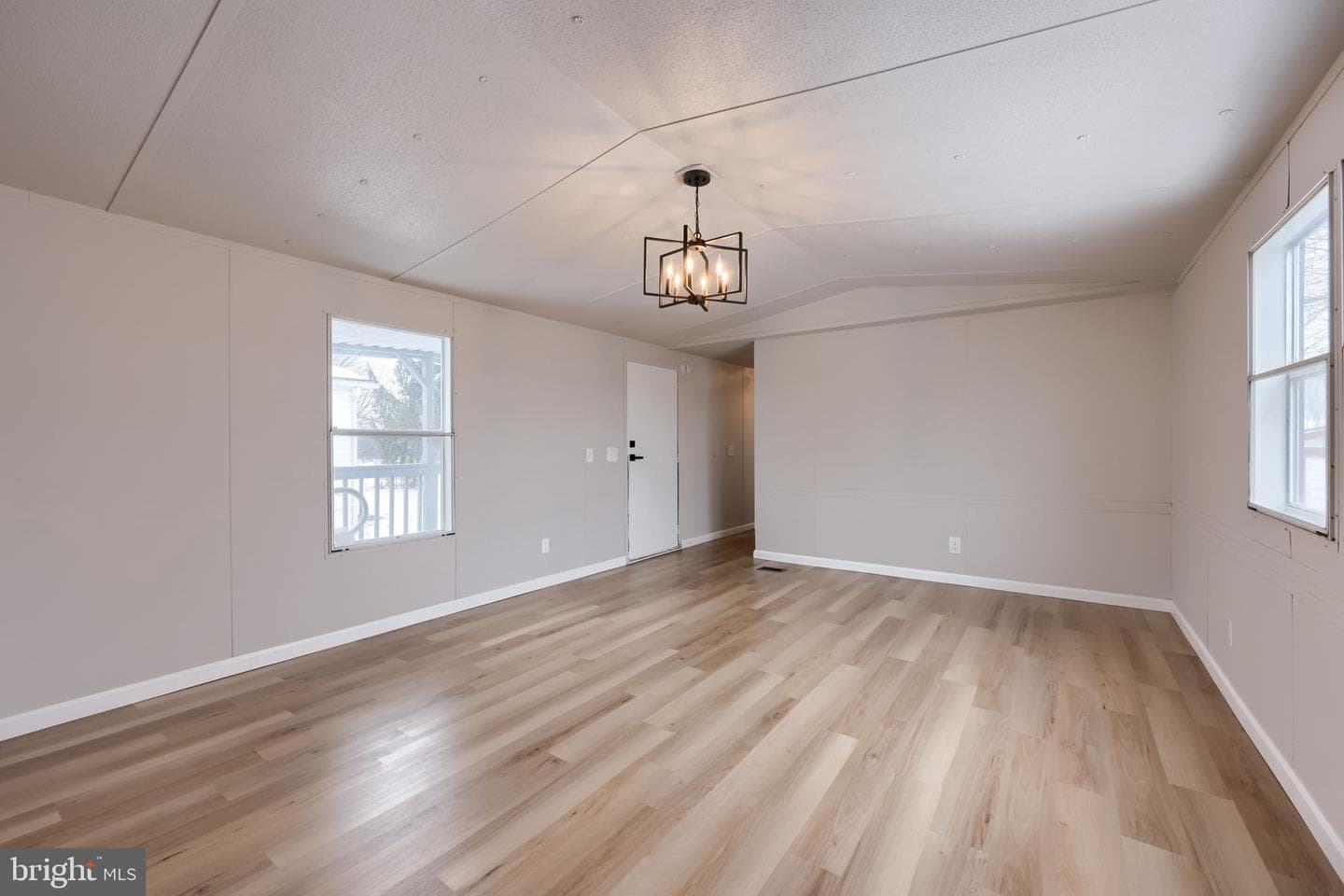 215 Fawn Meadow Crossing photo 2