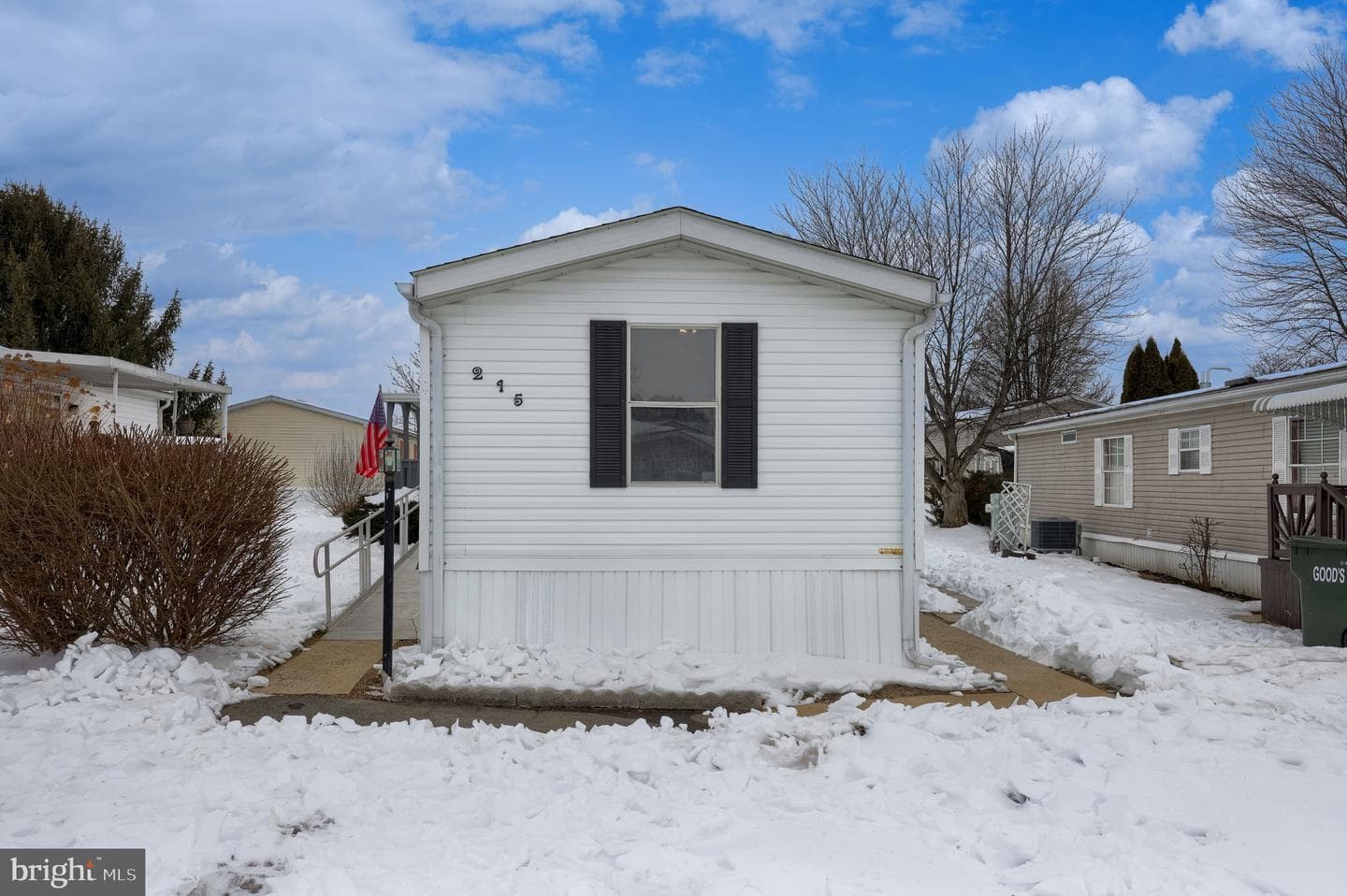 215 Fawn Meadow Crossing photo 24
