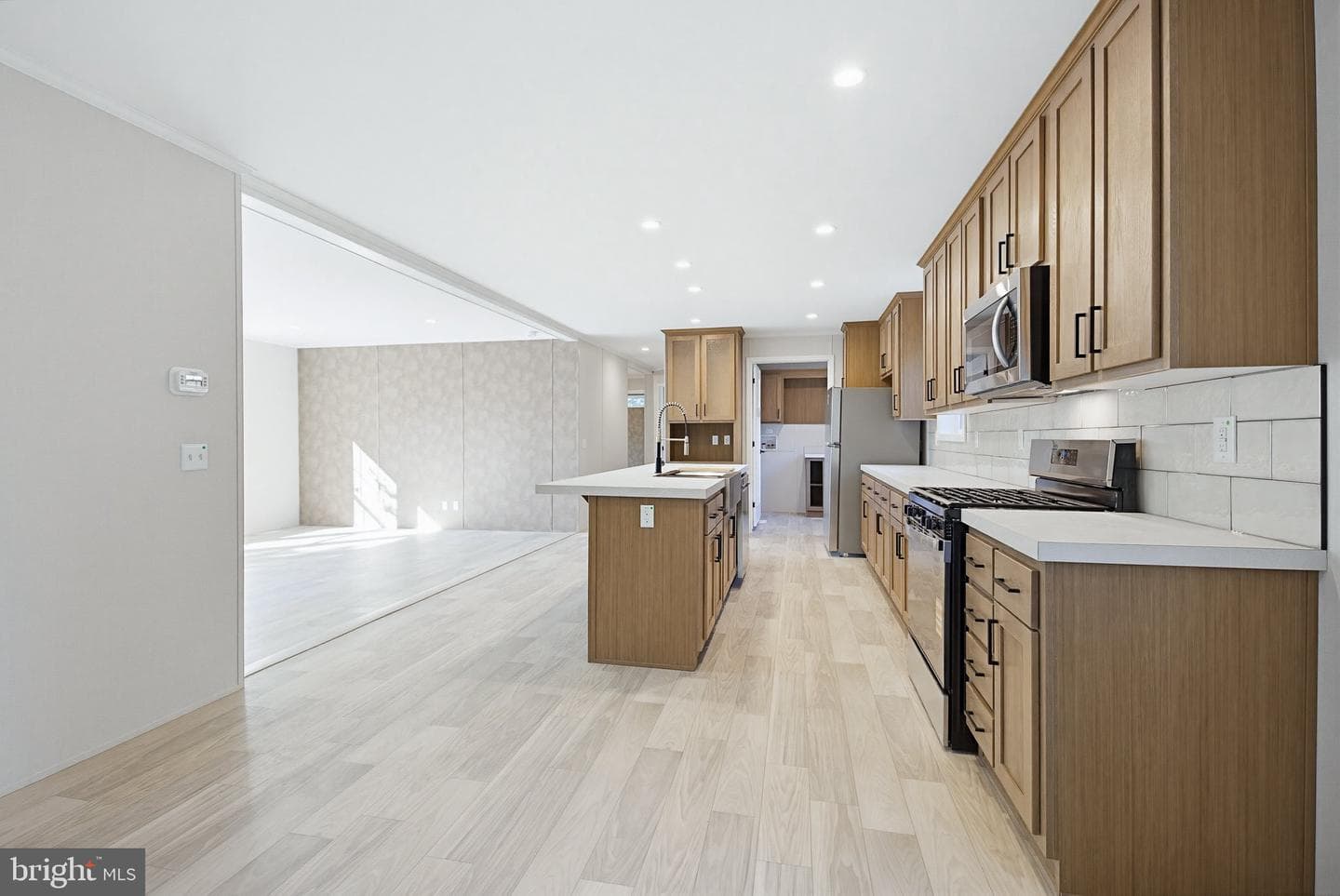 824 Carrie Court photo 34