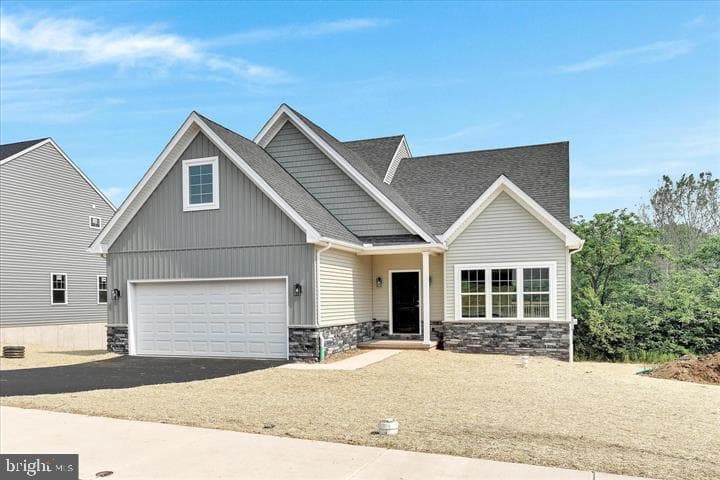 231 Pilgrim Drive, Lancaster