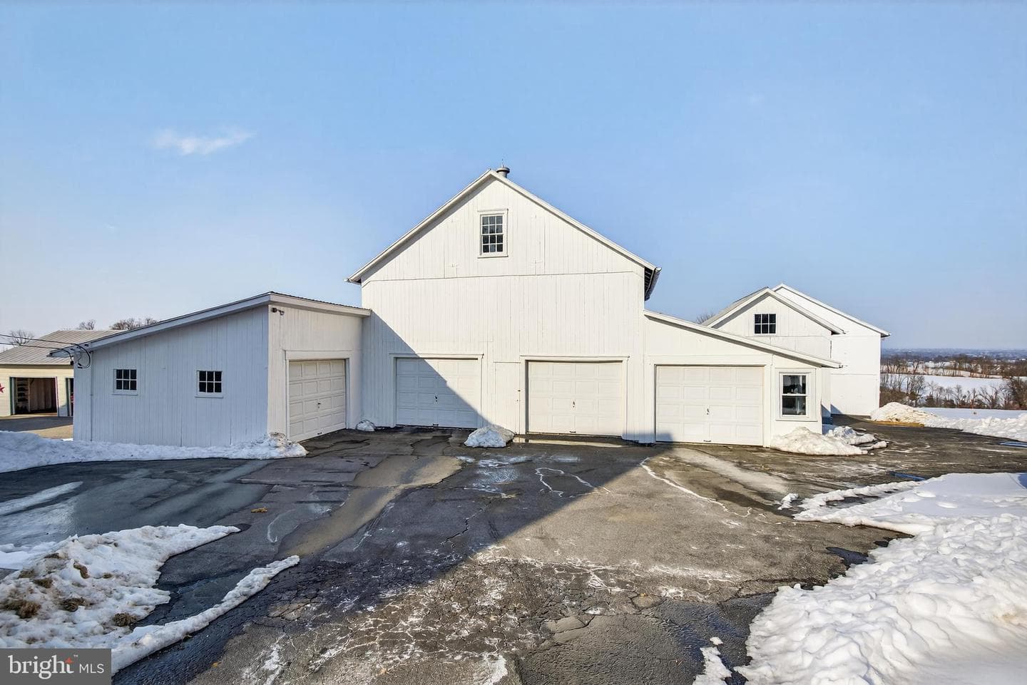3320 River Road photo 30