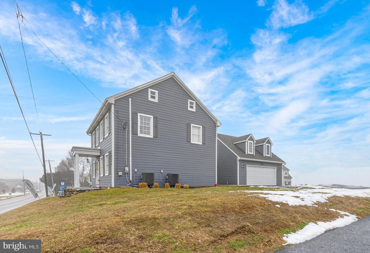 1529 Village Road photo 32