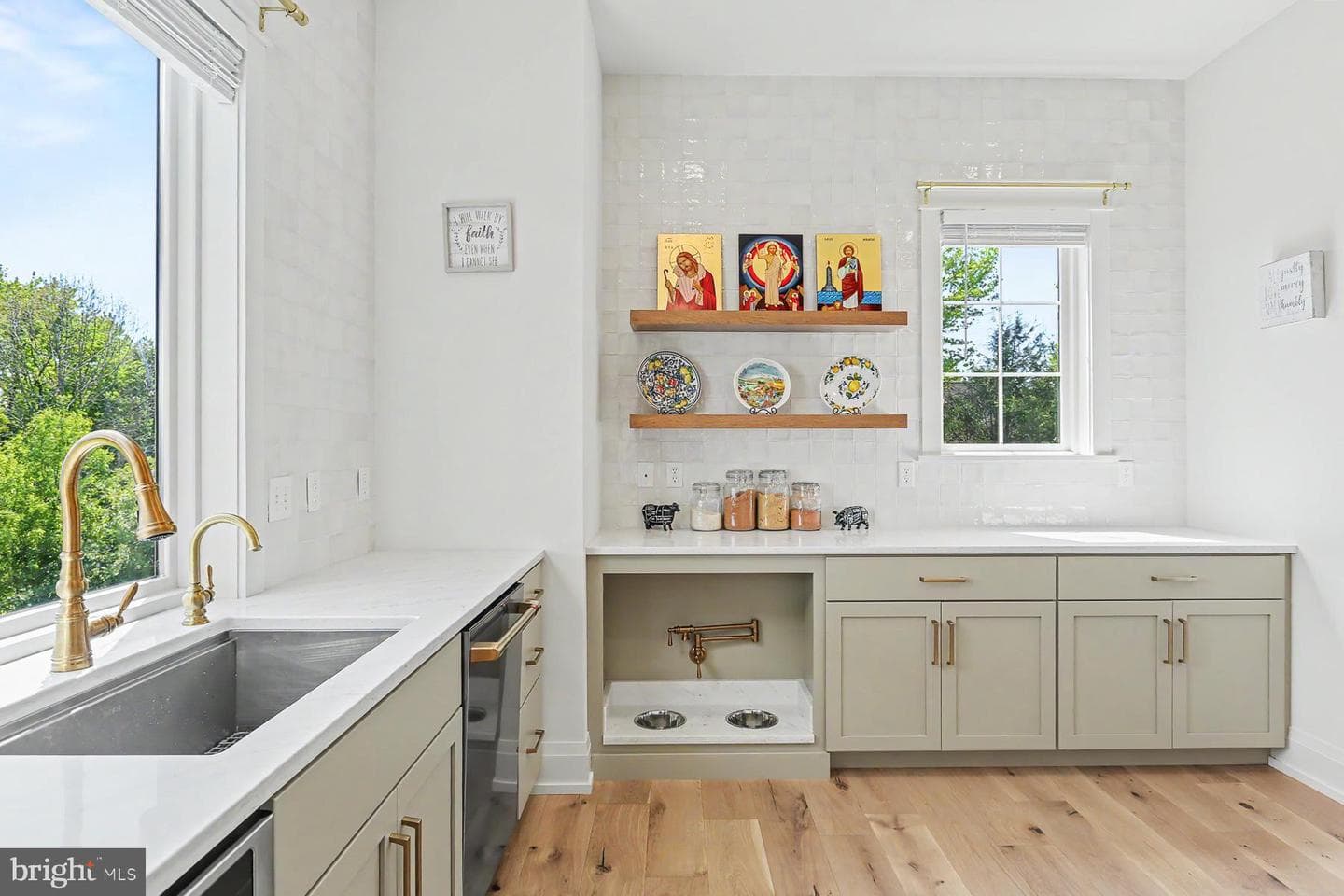 1 Strawberry Lane photo 60