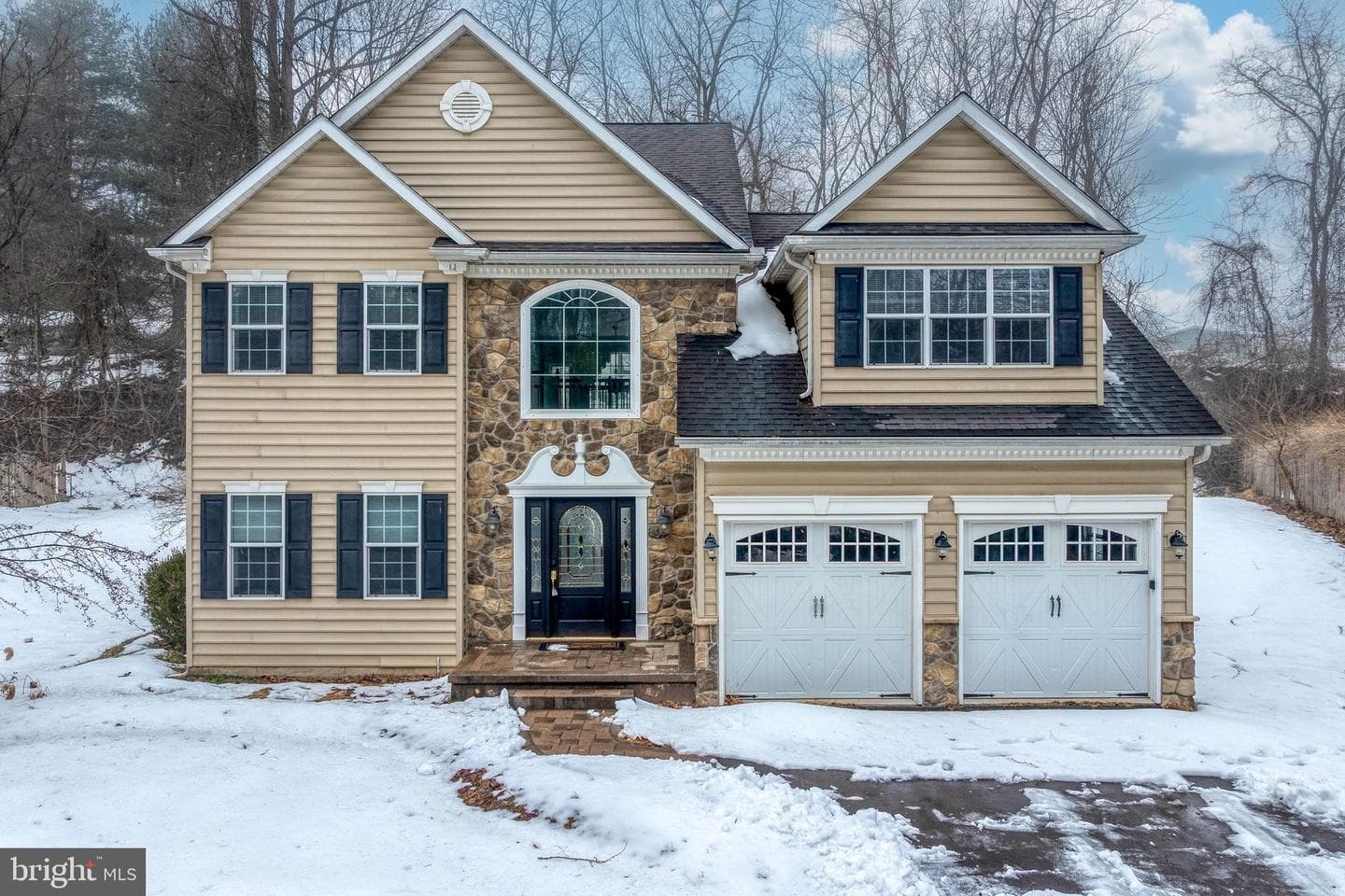 88 Shady Lane photo 1