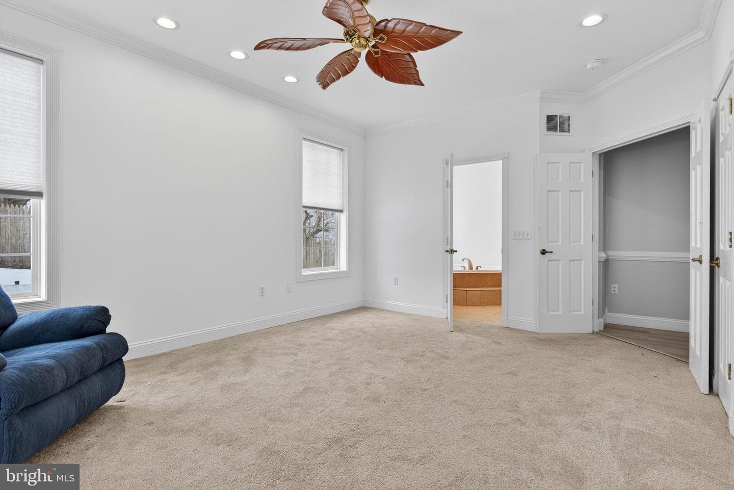 88 Shady Lane photo 23