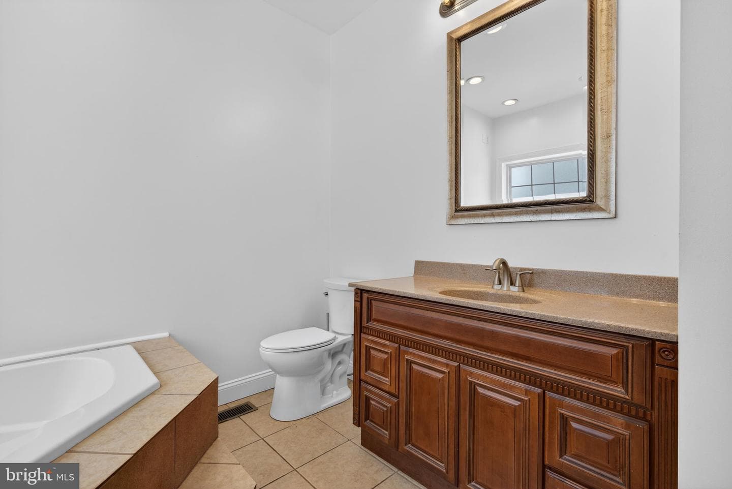 88 Shady Lane photo 24