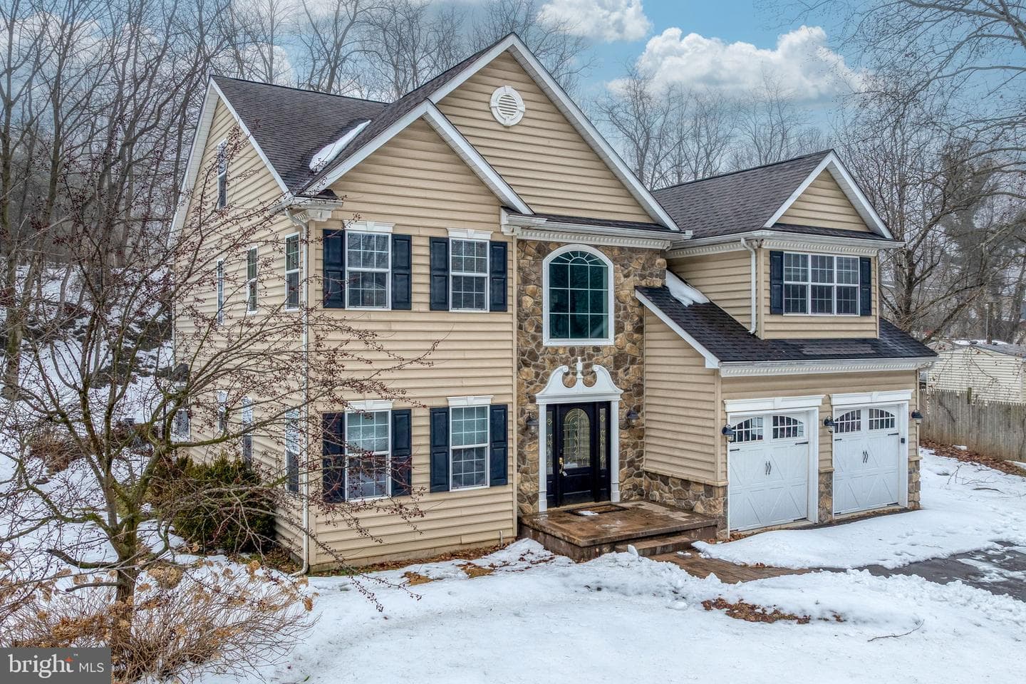 88 Shady Lane photo 3