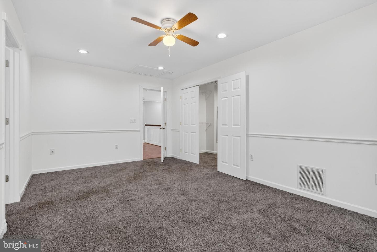 88 Shady Lane photo 32