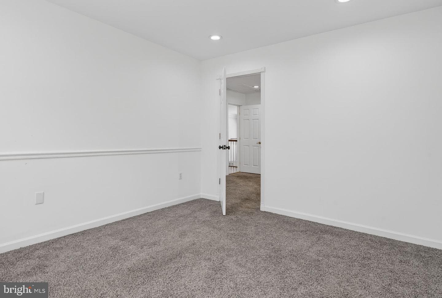 88 Shady Lane photo 34