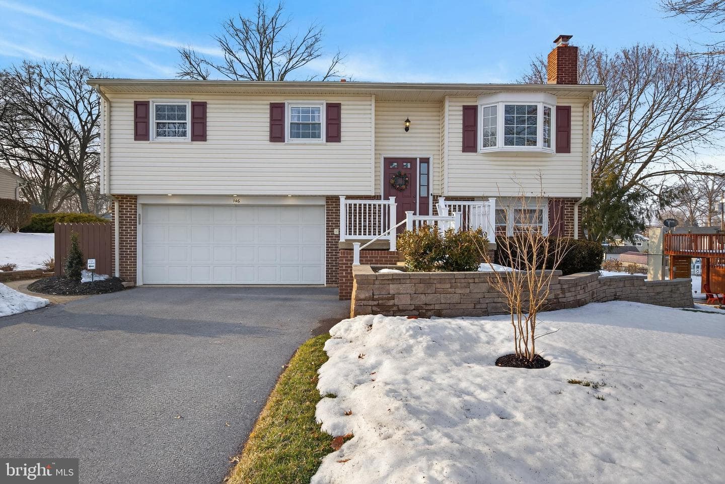 146 S Oak Street photo 1